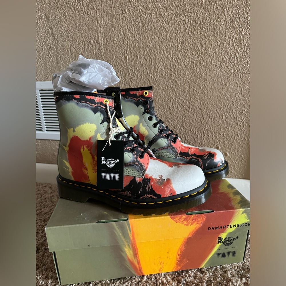 Dr. Martens NWT!!